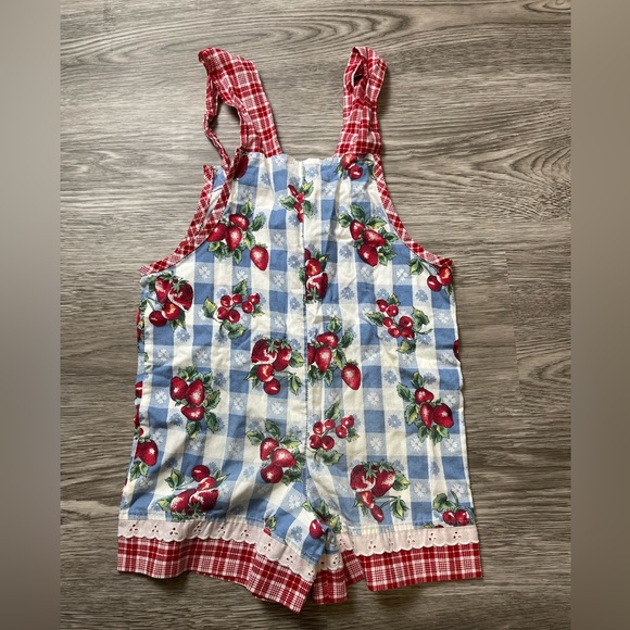 Girls Kids Vintage Plaid & Strawberry One Piece Romper Size 6x - Picture 4 of 5